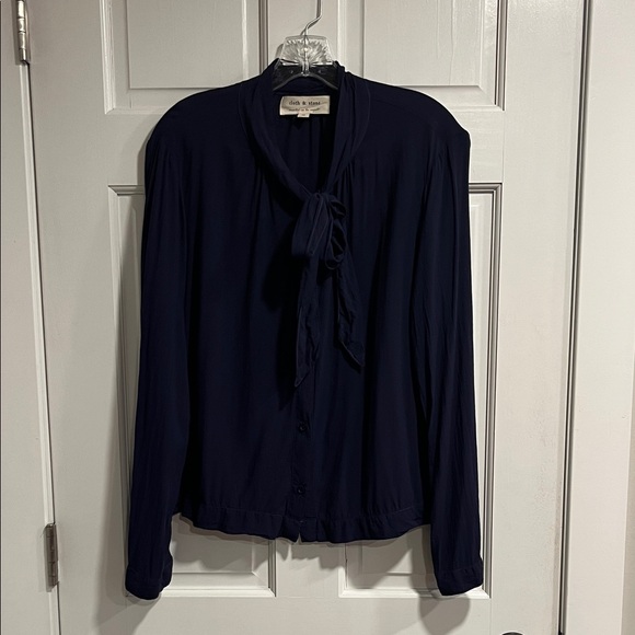 cloth & stone Tops - Cloth & stone Tie Neck Button Down Top in Navy Blue Size Medium